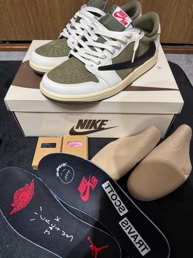 Travis Scott × Nike Air Jordan 1 Low OG SP "Reverse Olive"