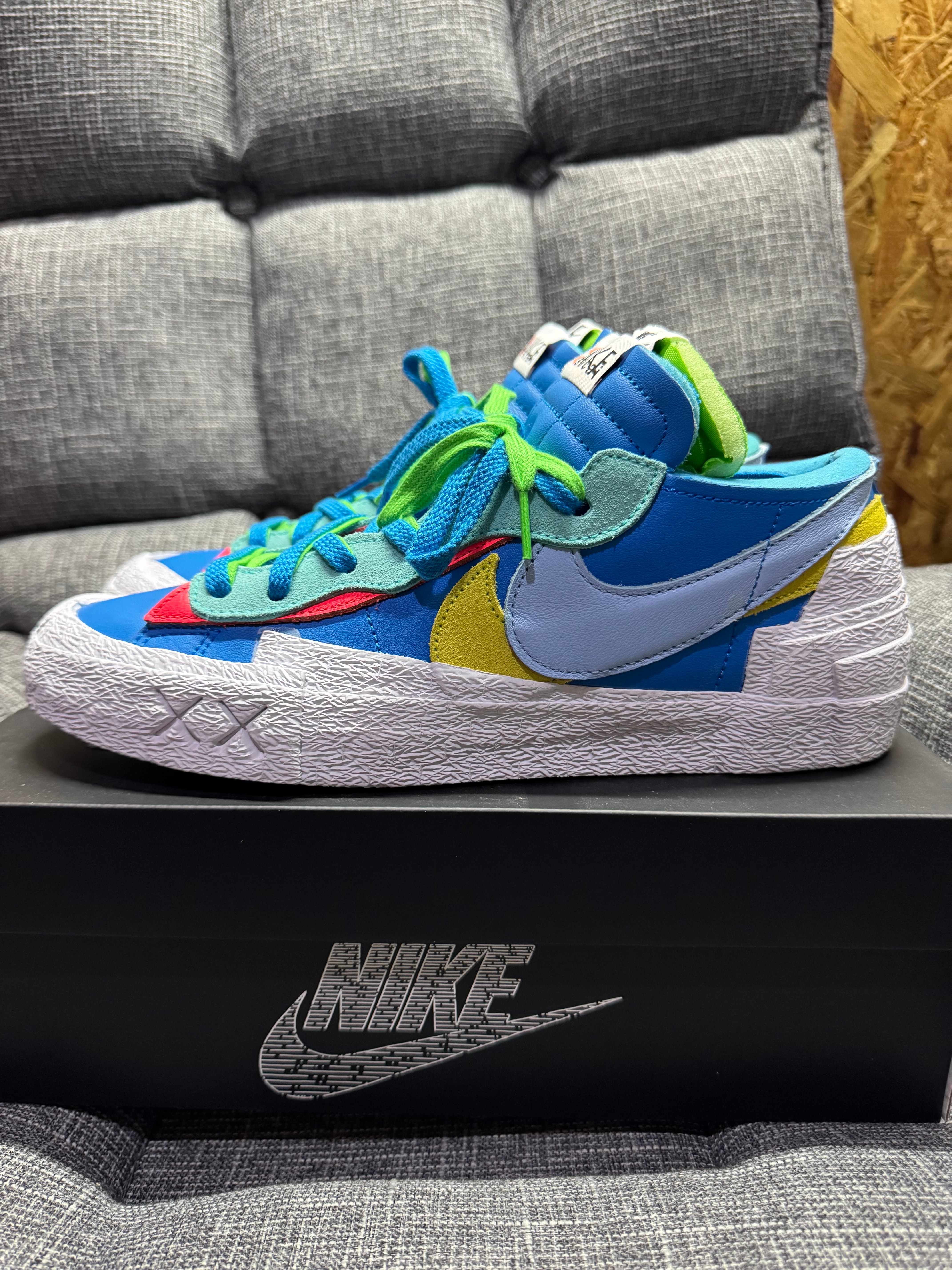 カウズ  × サカイ × ナイキ ブレーザー ロー "ネプチューンブルー"