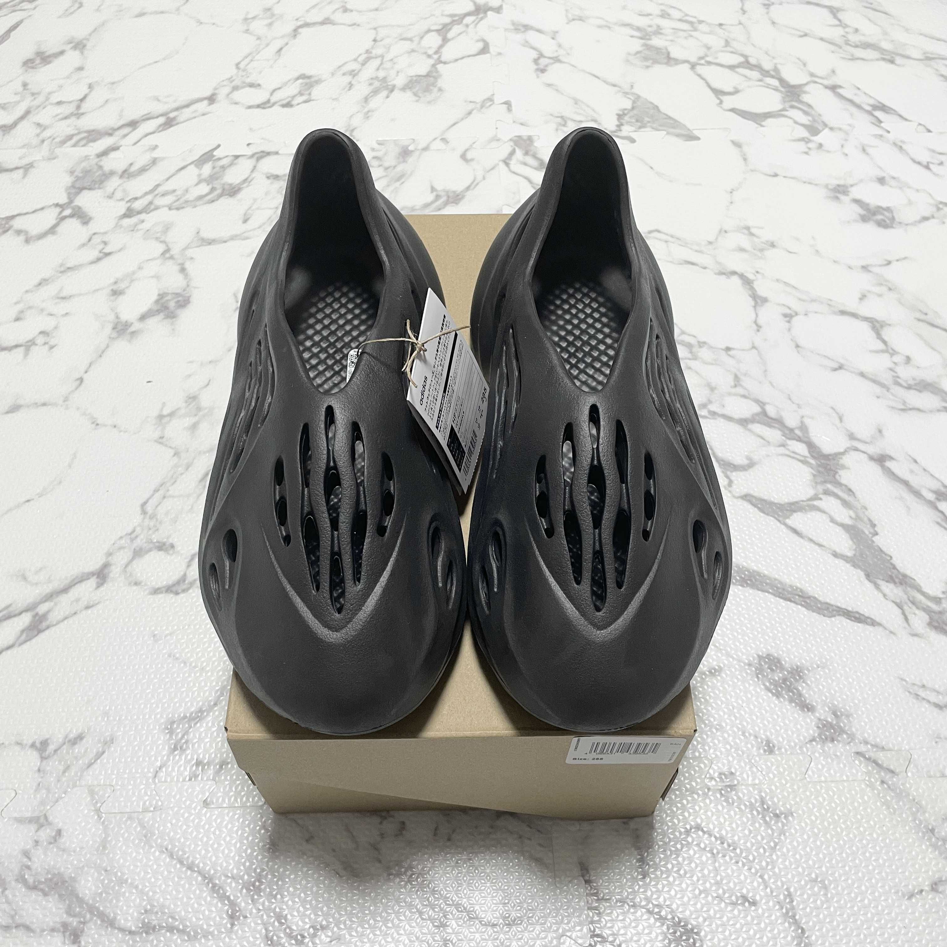 adidas YEEZY Foam Runner "Onyx"