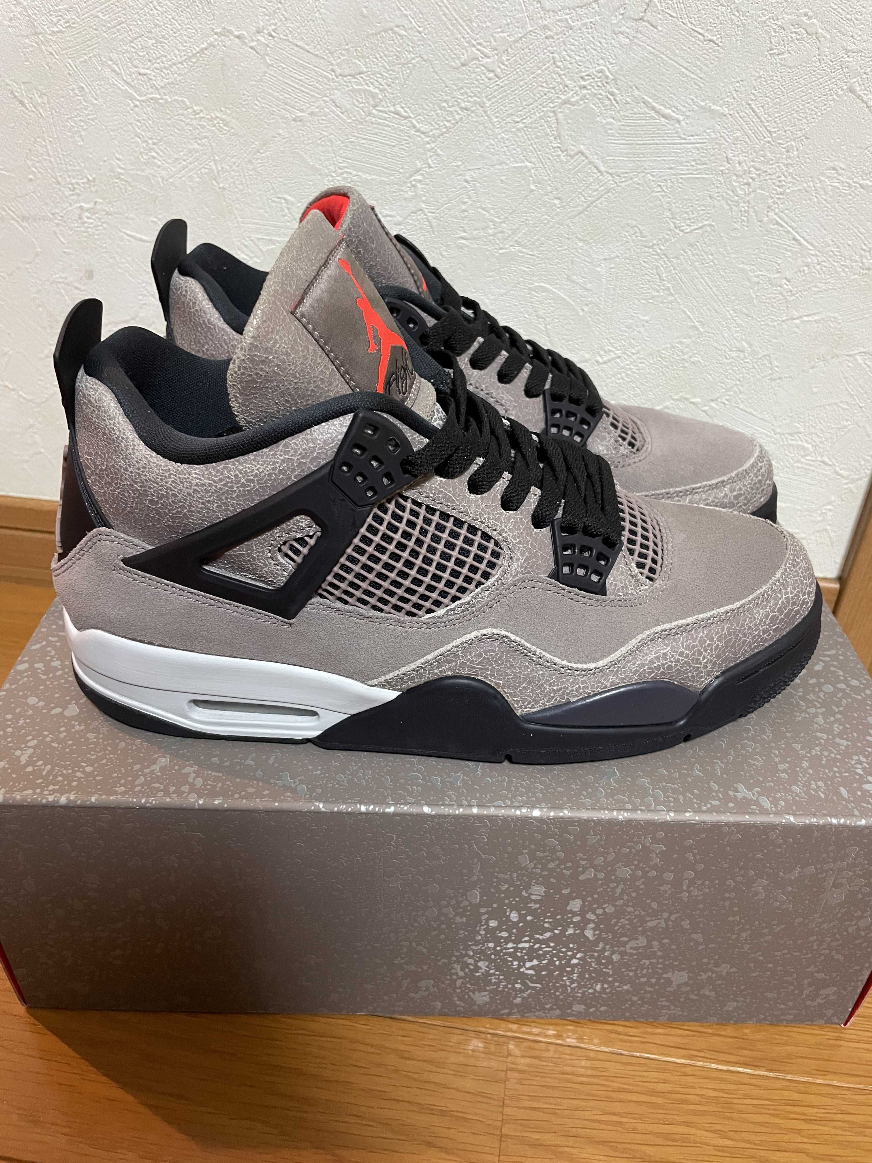 Nike Air Jordan 4 "Taupe Haze"   