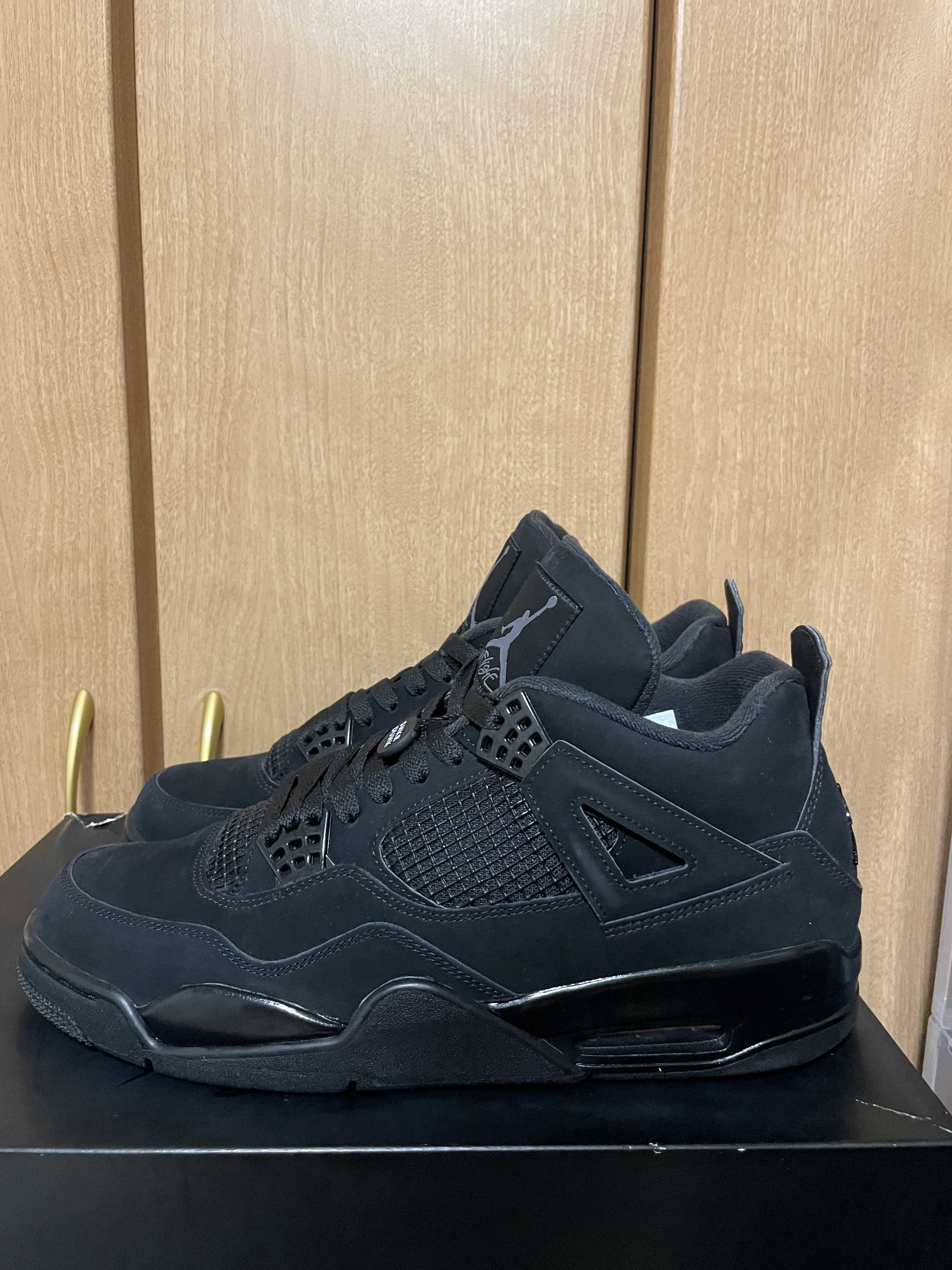 Nike Air Jordan 4 "Black Cat"
