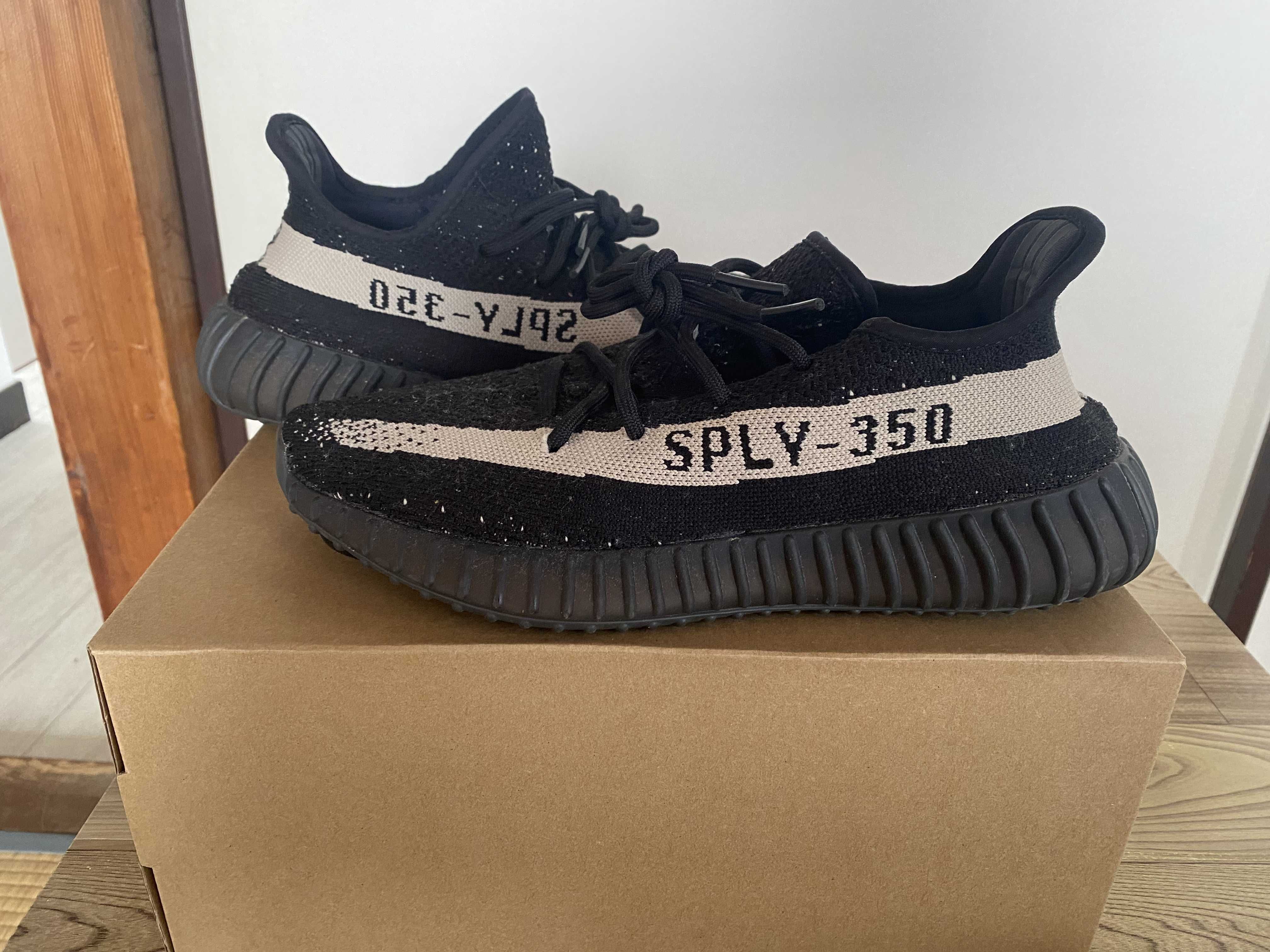 adidas YEEZY Boost 350 V2 "Oreo"