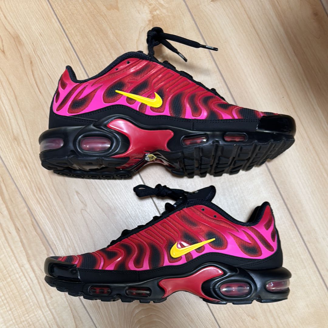 Supreme × Nike Air Max Plus "Hyper Grape"