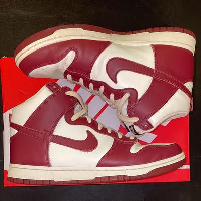 NIKE Women's DUNK HIGH "TEAM RED"