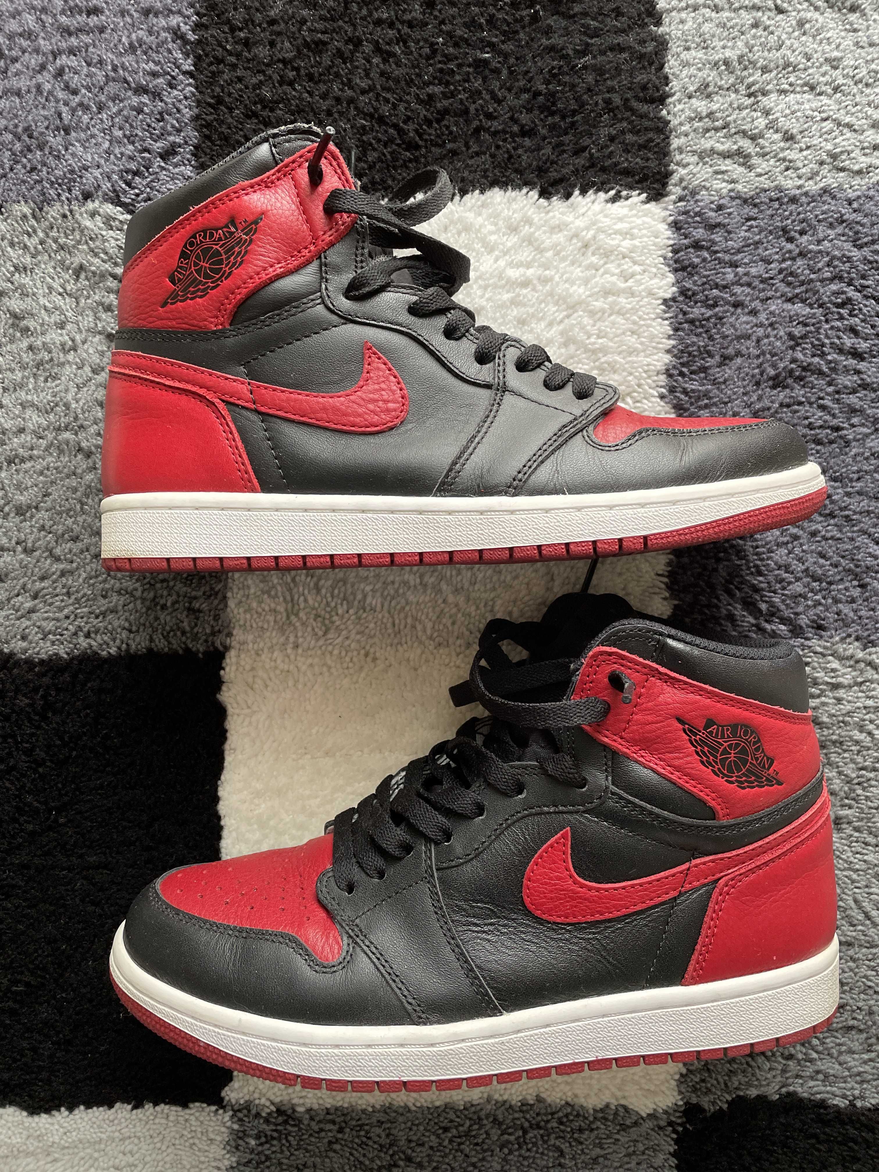 Nike Air Jordan 1 Retro High OG "Bred/Banned" (2016)