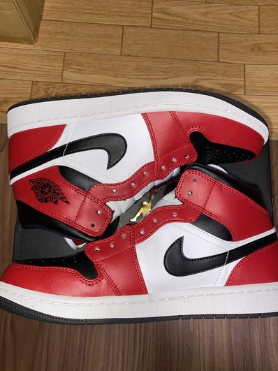 Nike Air Jordan 1 Mid "Chicago Black Toe"