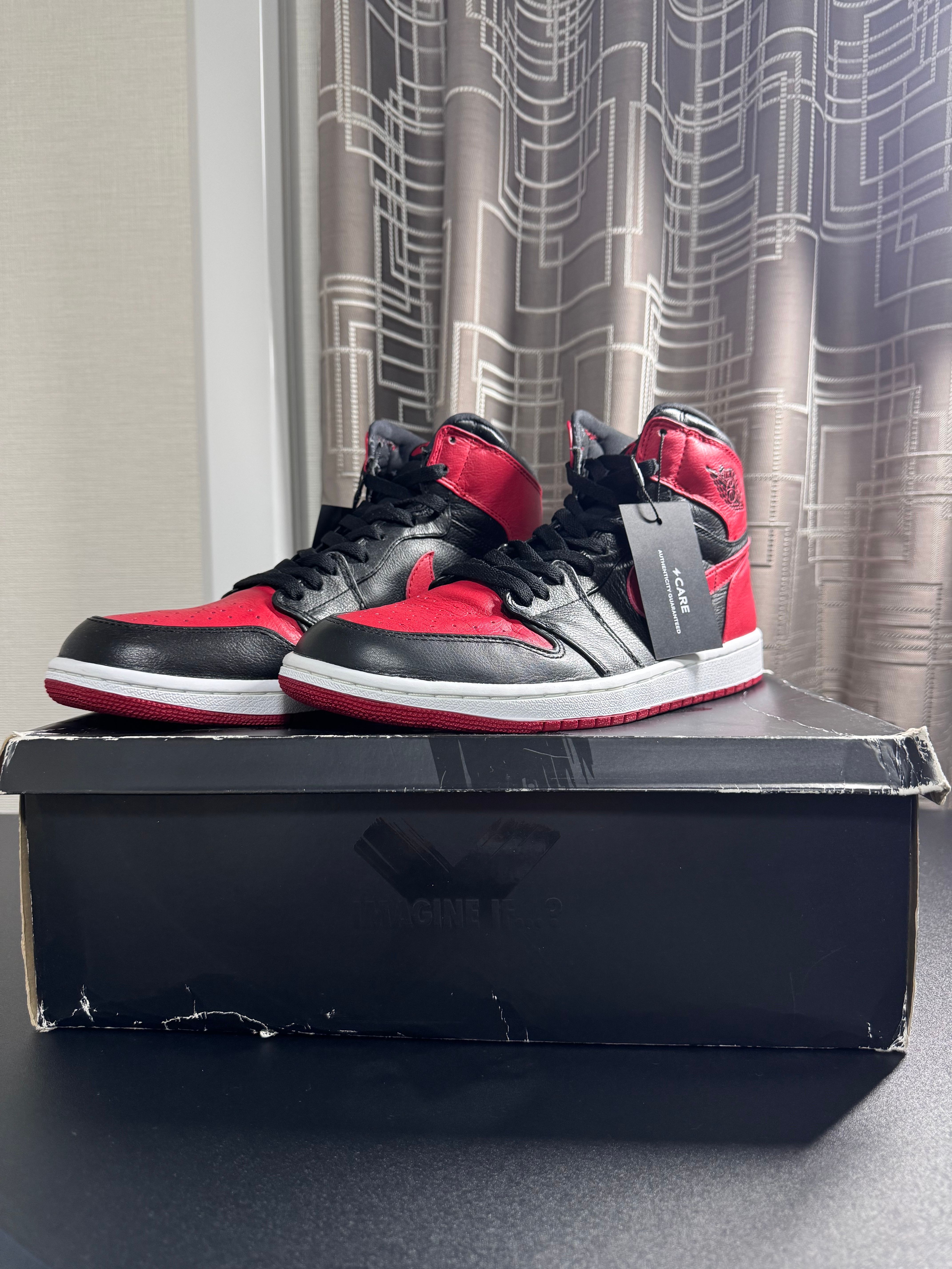 Nike Air Jordan 1 Retro High "Banned" (2011)