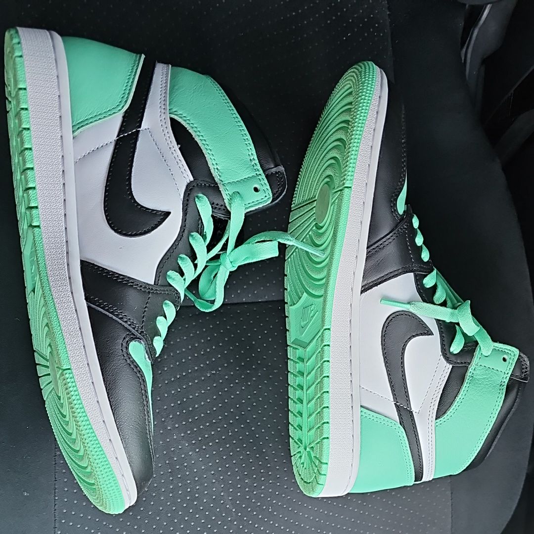 Nike Air Jordan 1 High OG "Green Glow"