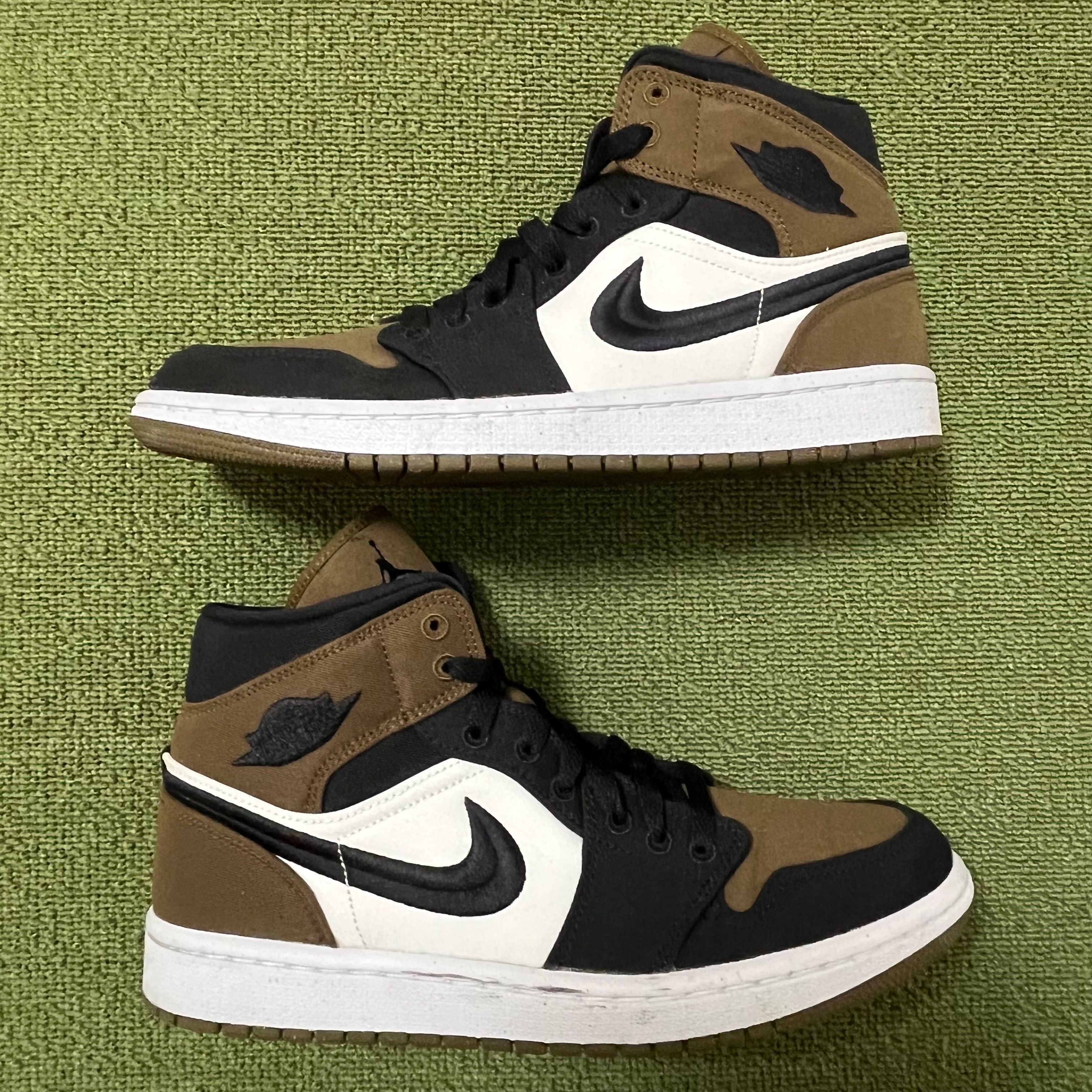 Nike Women's Air Jordan 1 Mid SE "Olive Toe"