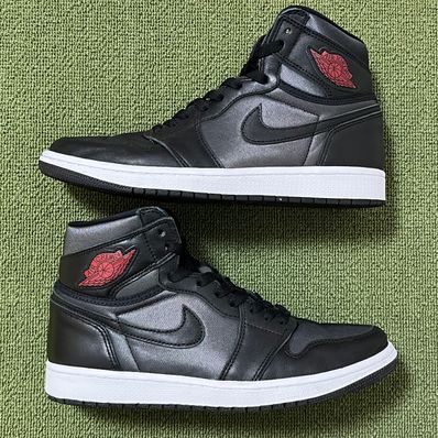 Nike Air Jordan 1 Retro High OG "Black/Metallic Silver/Gym Red"