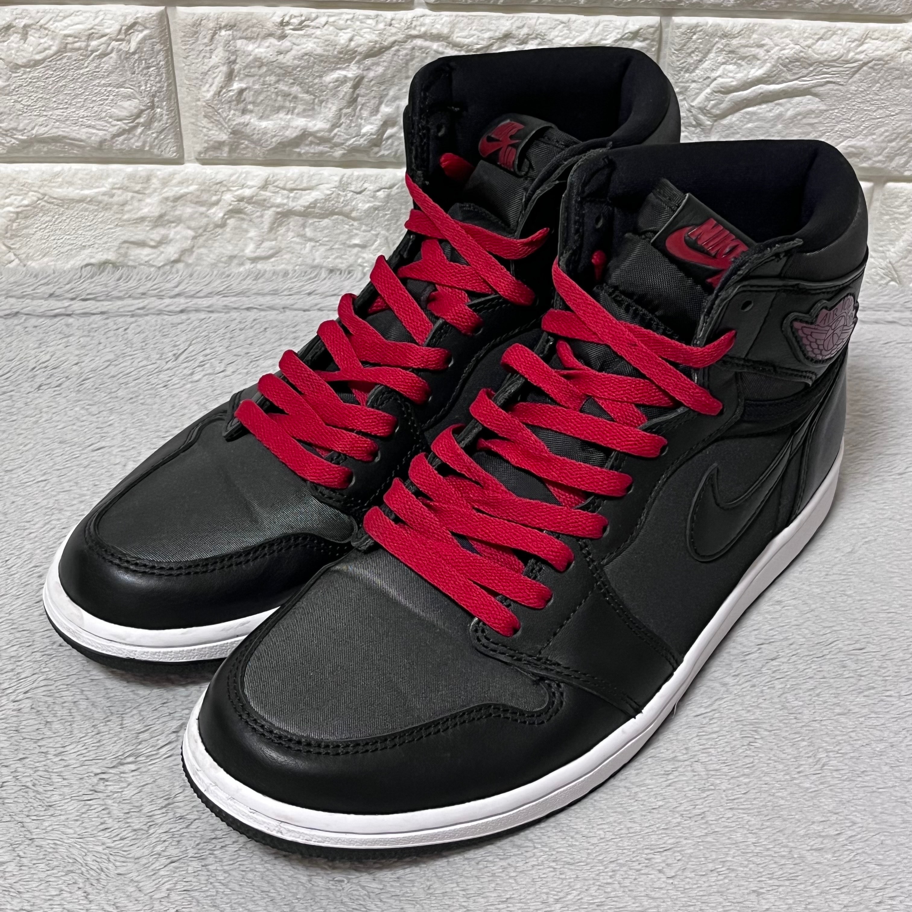Nike Air Jordan 1 Retro High OG "Black/Metallic Silver/Gym Red"