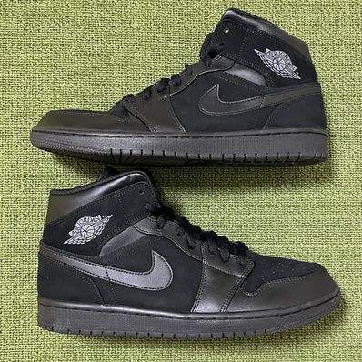Nike Air Jordan 1 Mid "Triple Black" (2018)