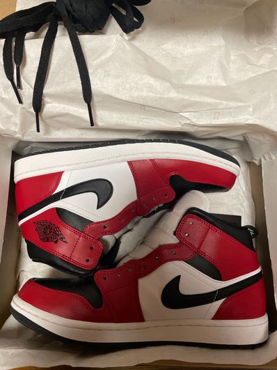 Nike Air Jordan 1 Mid "Chicago Black Toe"