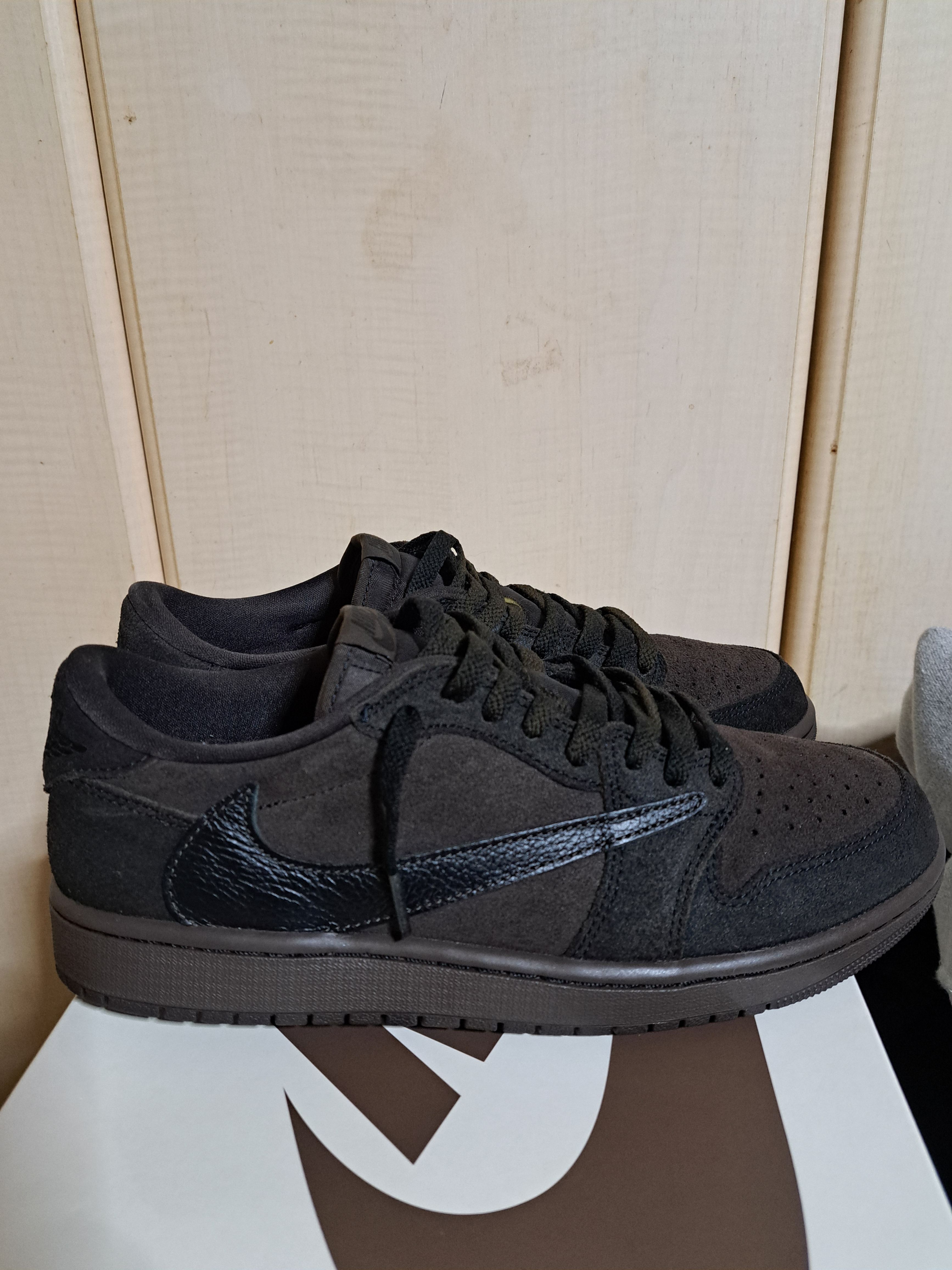 Travis Scott × Nike Air Jordan 1 Low OG SP "Velvet Brown and Dark Mocha"