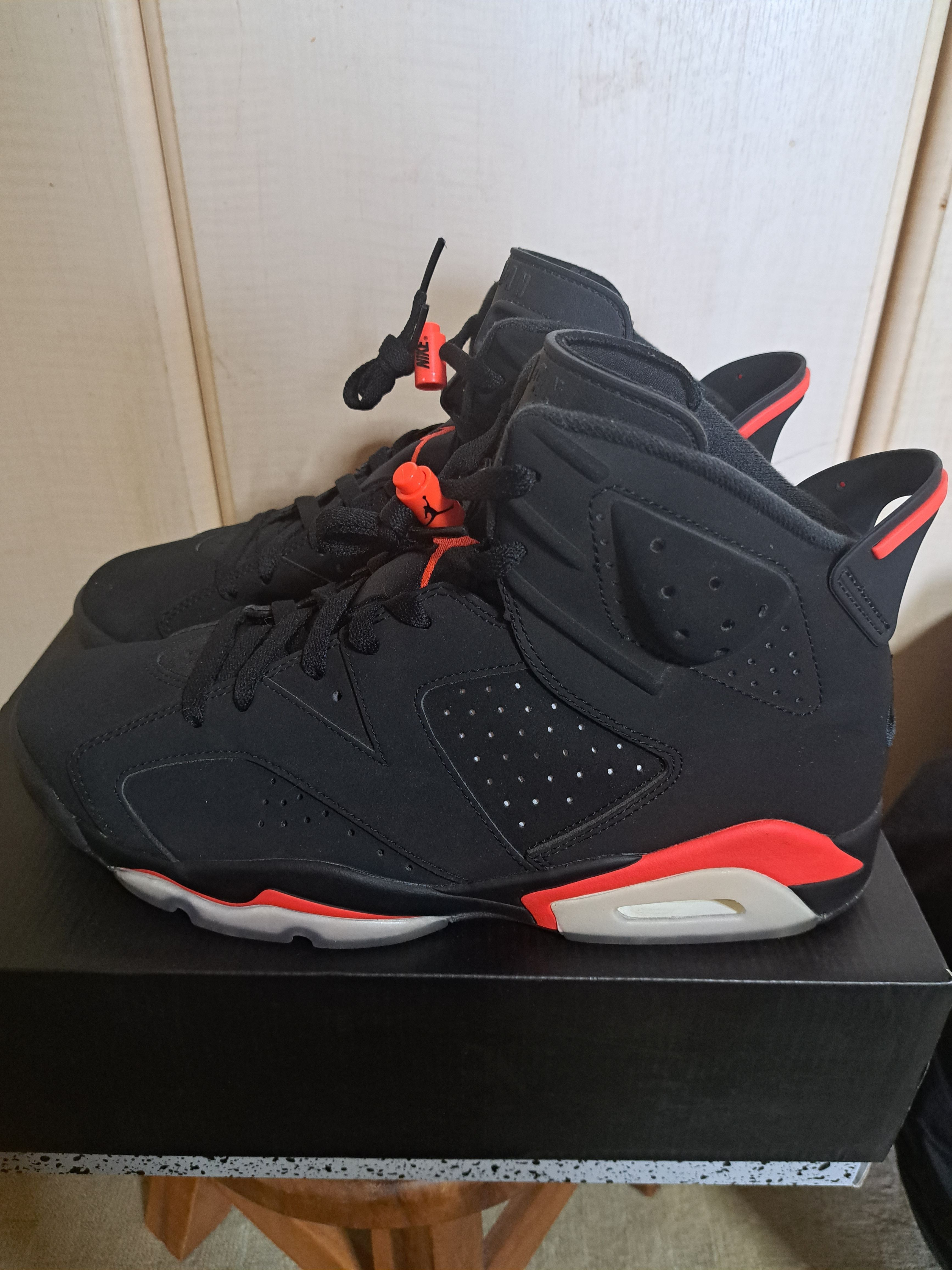 Nike Air Jordan 6 Retro OG "Black/Infrared"