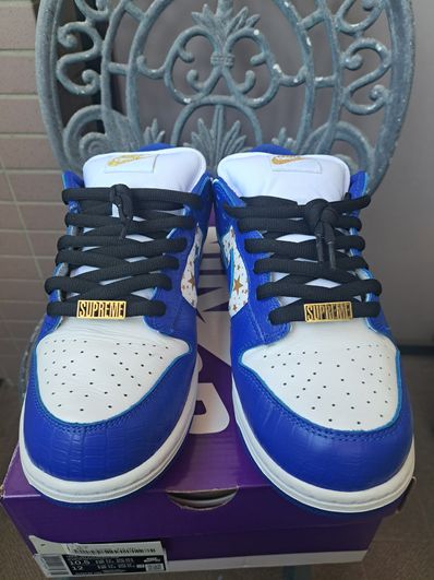 Supreme × Nike SB Dunk Low OG QS Gold Stars "White/Hyper Blue"