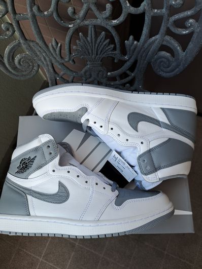 Nike Air Jordan 1 High OG "Stealth"