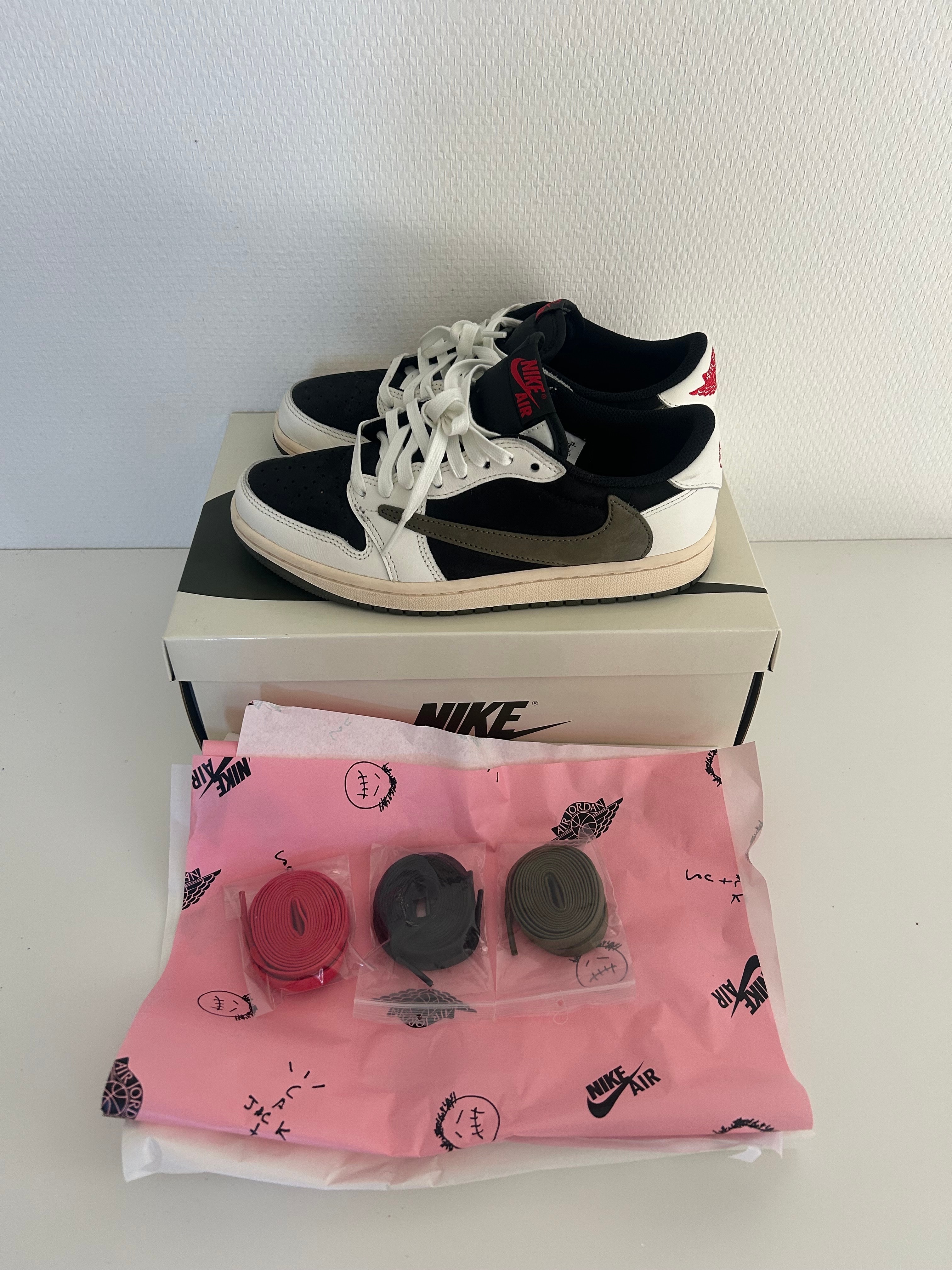 Travis Scott × Nike Air Jordan 1 Low OG SP "Reverse Olive"