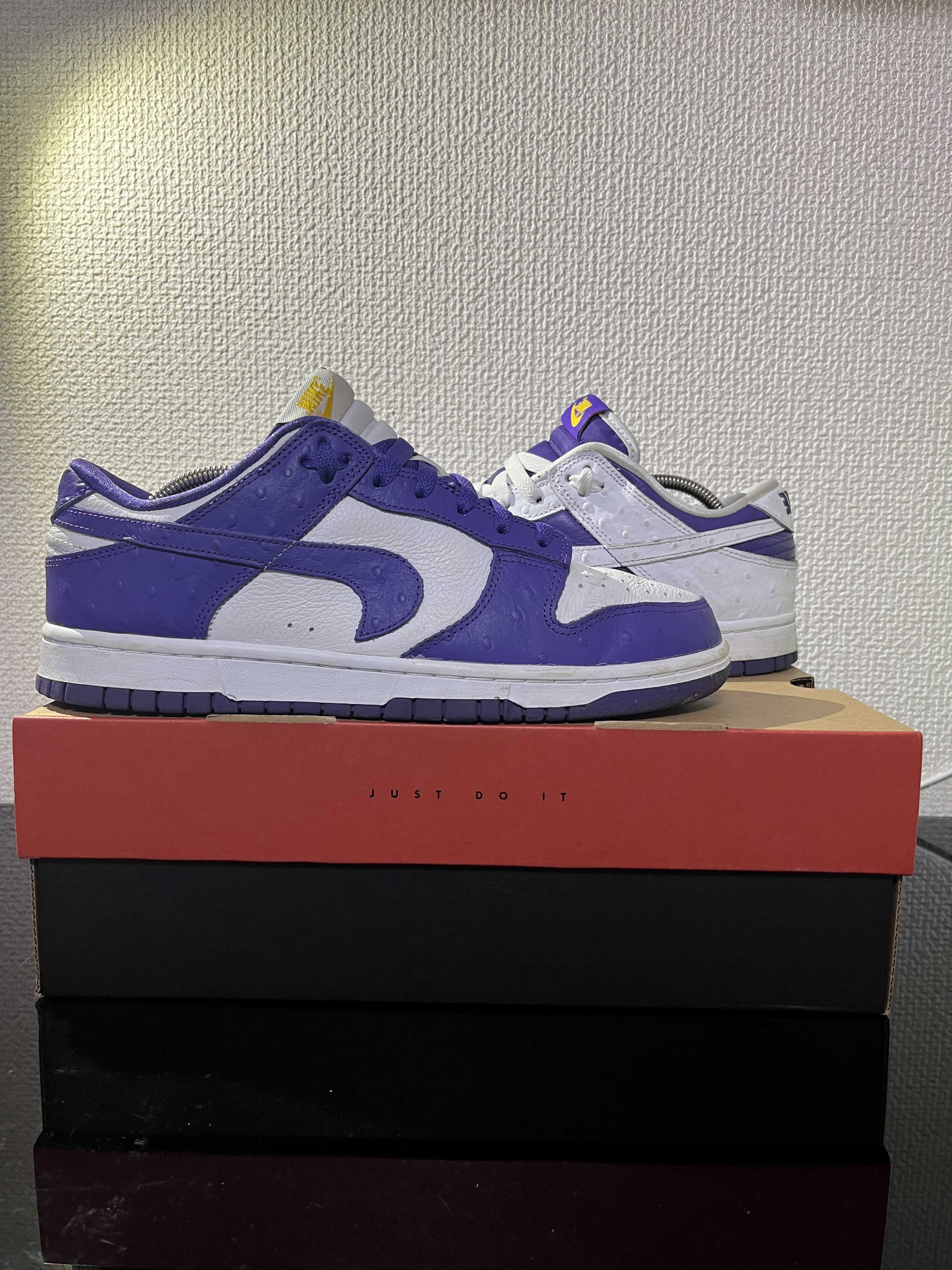 Nike Women's Dunk Low "Made You Look"