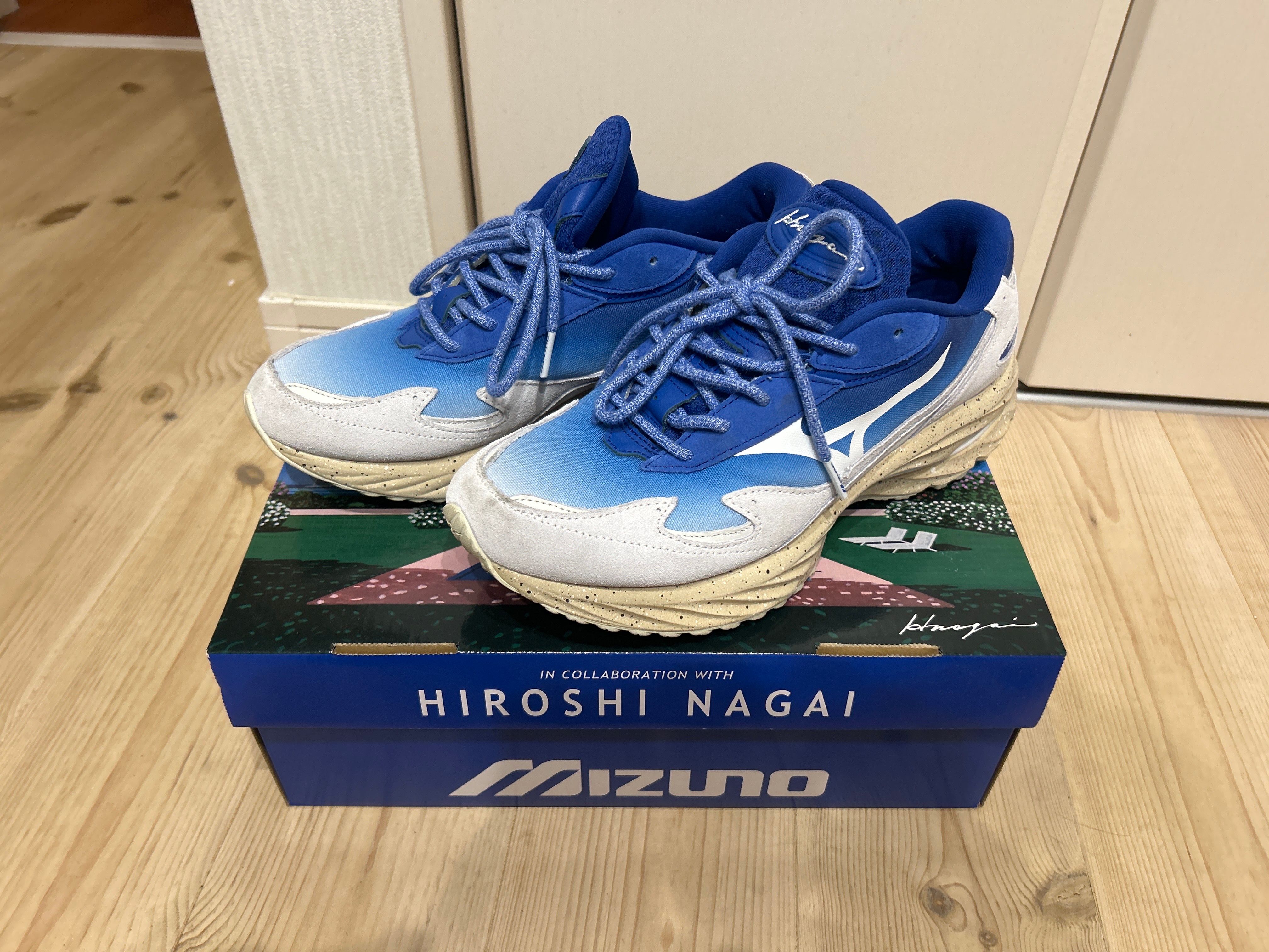 Hiroshi Nagai × Mizuno Wave Rider β "Blue/White/Sand Beige"