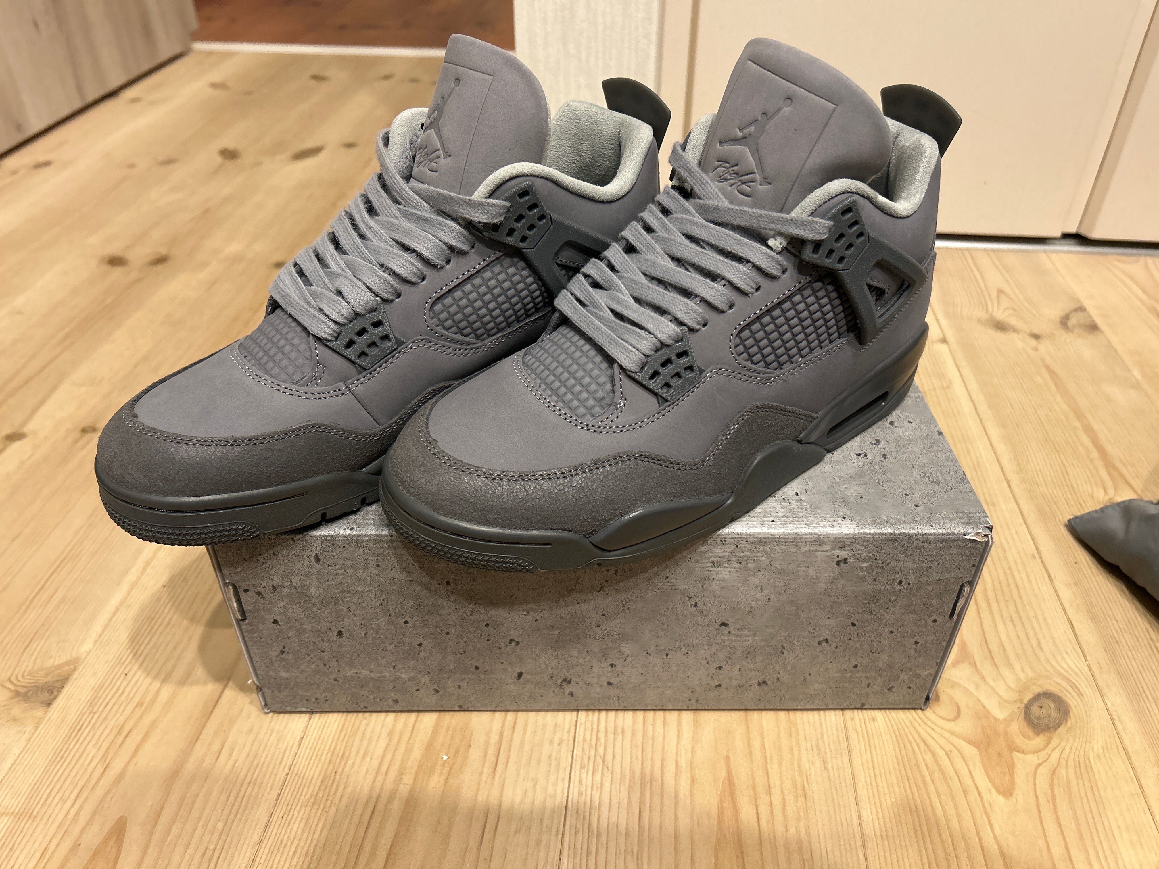 Nike Air Jordan 4 Retro SE "Wet Cement"