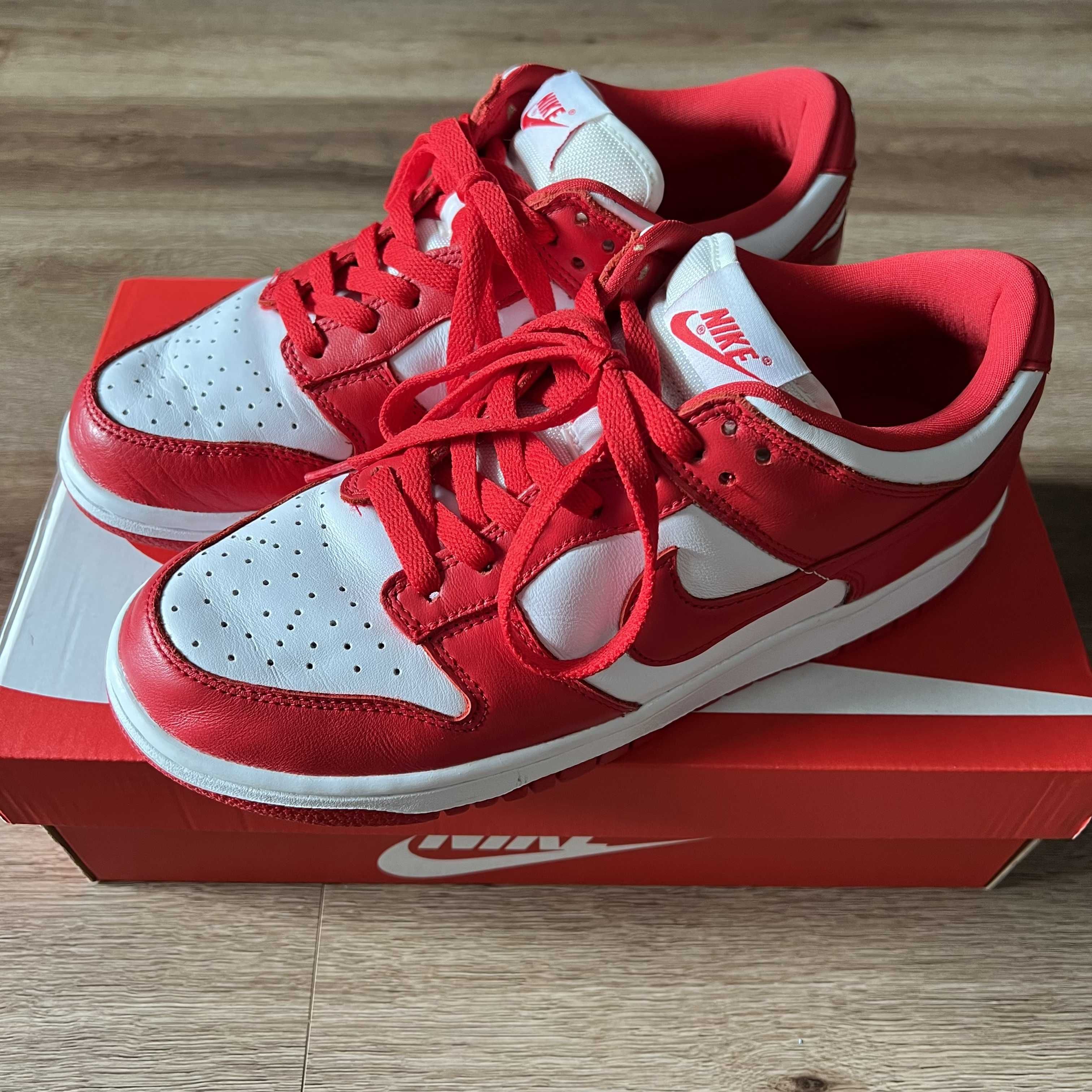 Nike Dunk Low SP "White and University Red"