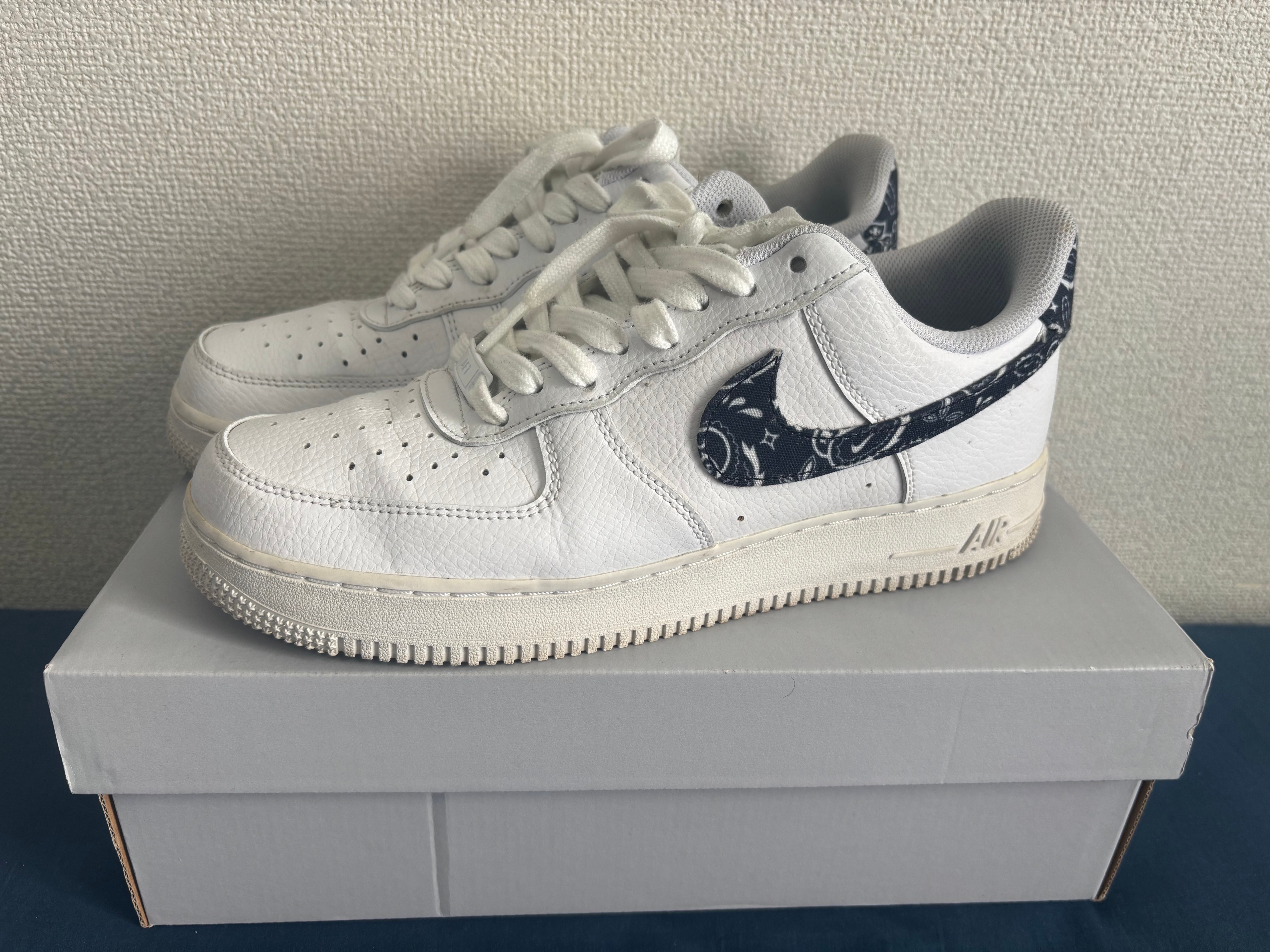 ナイキ ウィメンズ エアフォース1 ロー '07 エッセンシャル "ブラック ペイズリー"