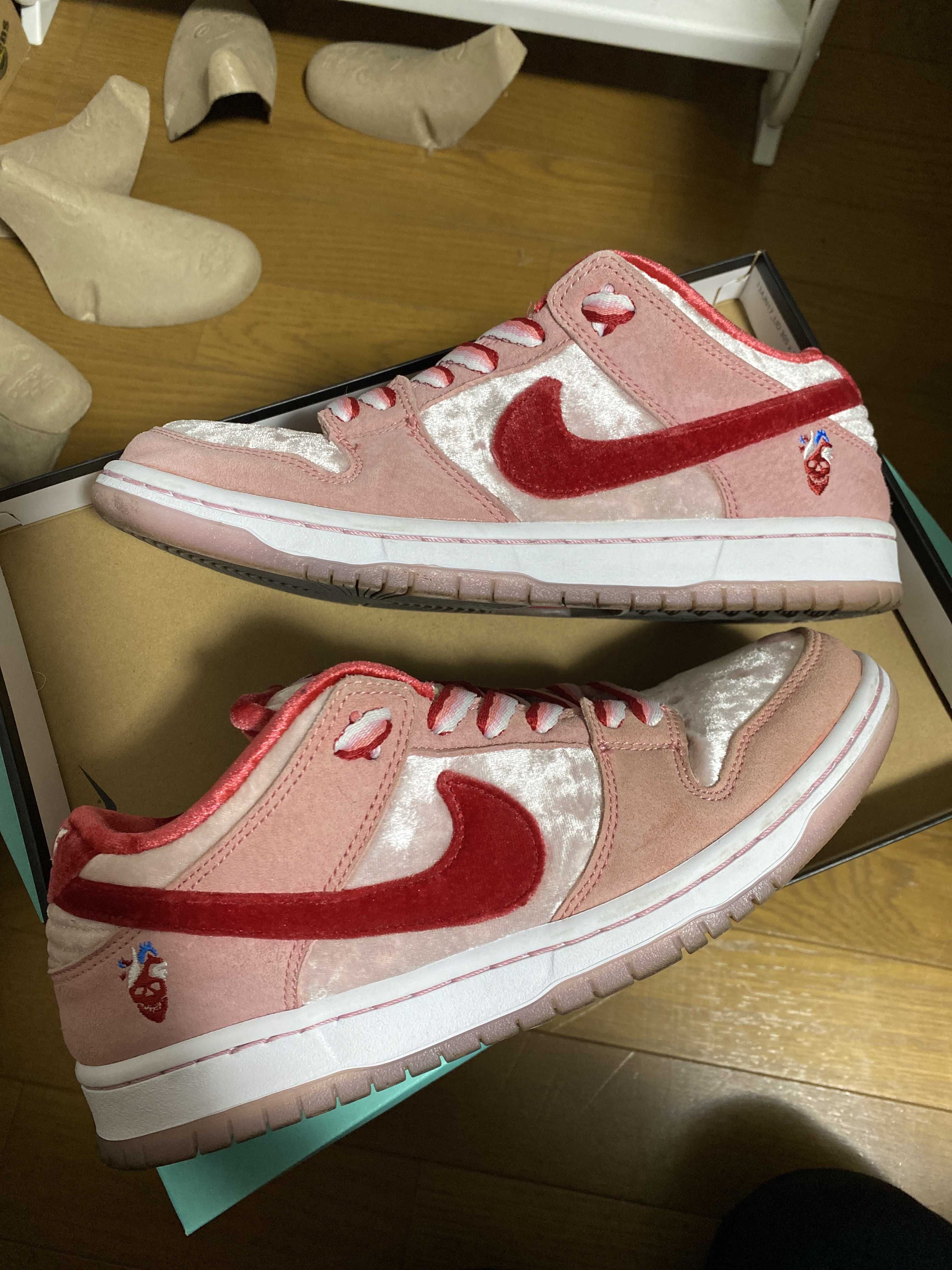 Strangelove × Nike SB Dunk Low "Valentine’s Day"