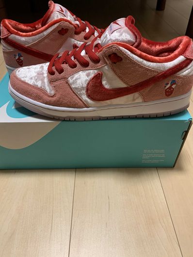 Strangelove × Nike SB Dunk Low "Valentine’s Day"