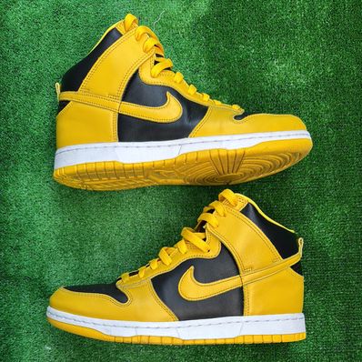 Nike Dunk High "Black/Varsity Maize"