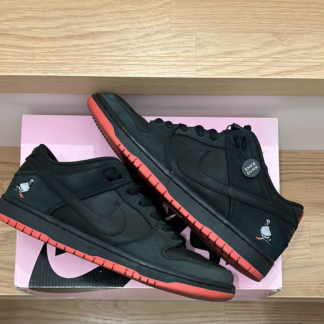 Nike SB Dunk Low TRD QS "Black Pigeon"
