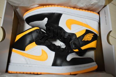 Nike Women's Air Jordan 1 Mid SE "Laser Orange Black"
