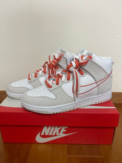 NIKE Women's DUNK HIGH SE FIRST USE "WHITE/ORANGE"