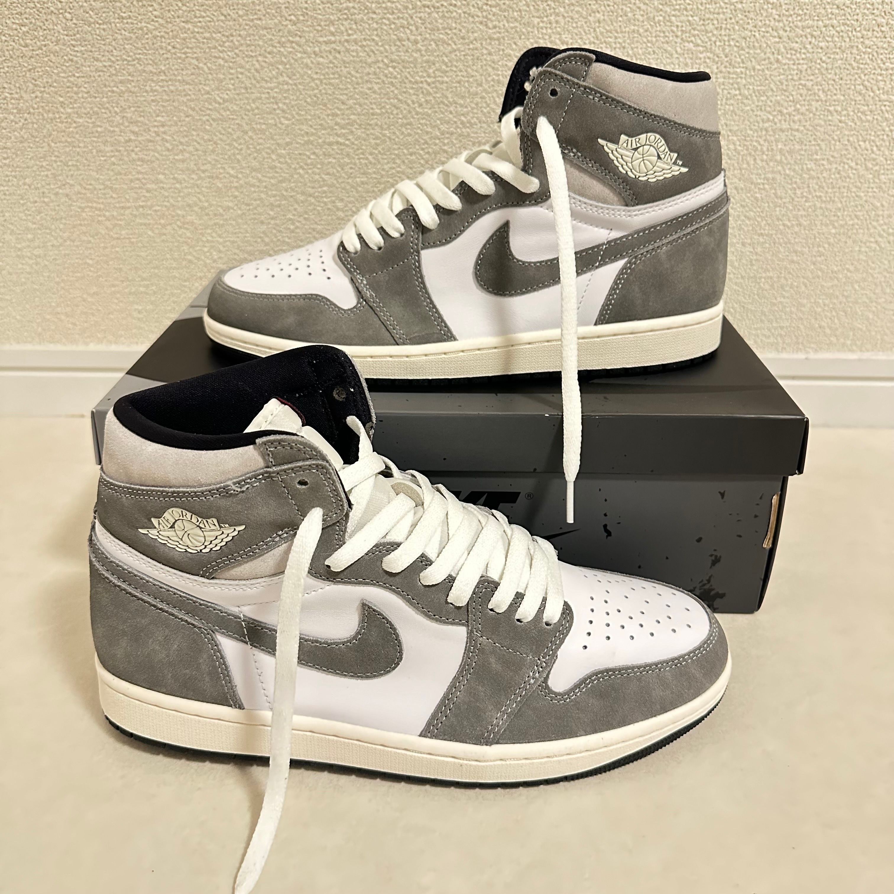 Nike Air Jordan 1 Retro High OG "Black and Smoke Grey"
