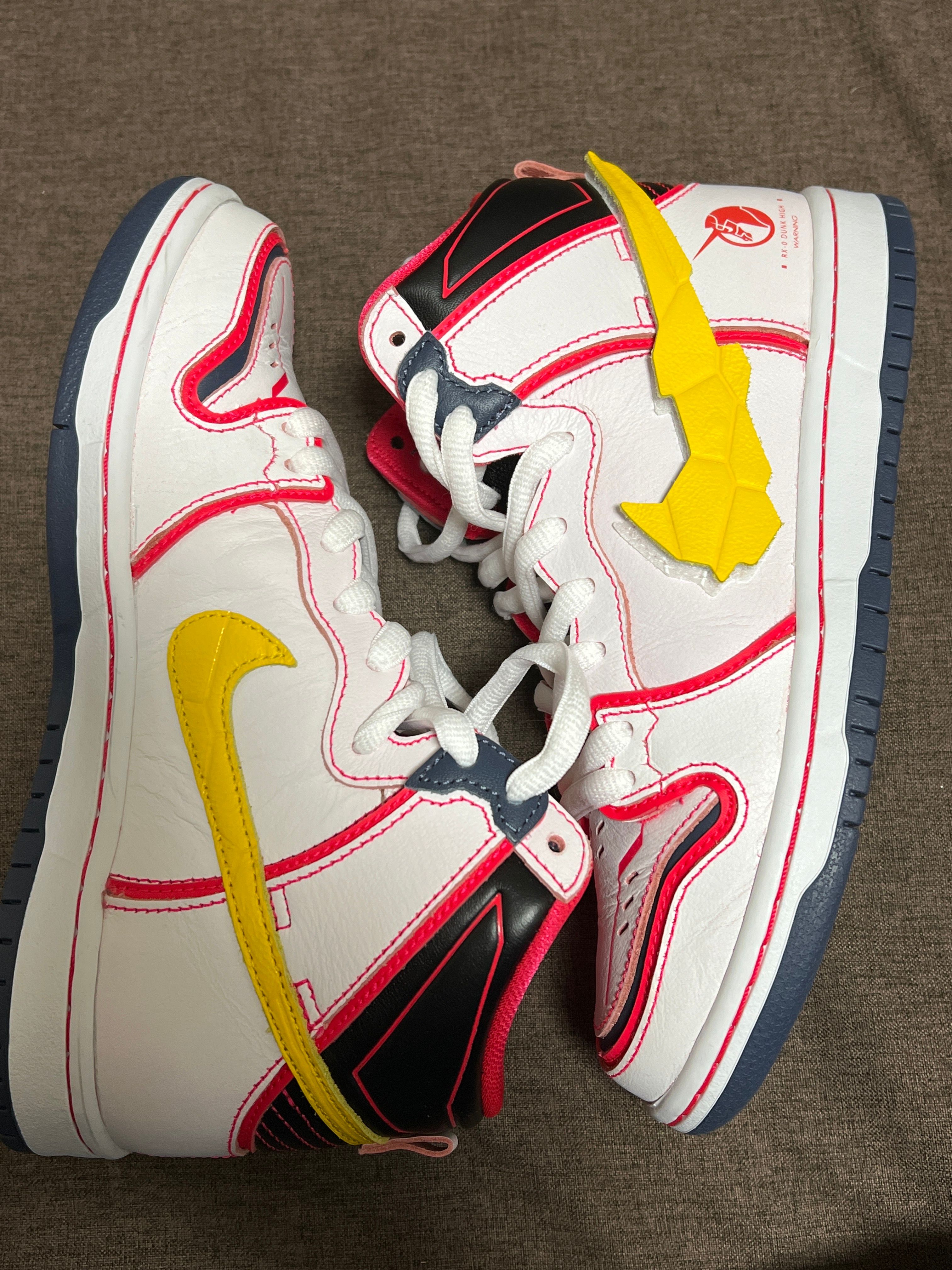 Gundam Unicorn × Nike SB Dunk High PRO QS "UNICORN"