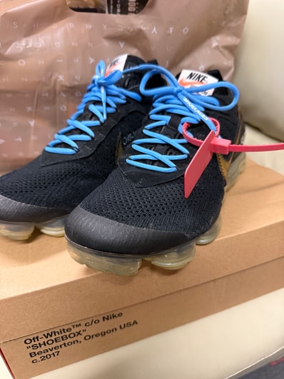Off-White × Nike Air Vapormax "Black/Total Orange/Clear"
