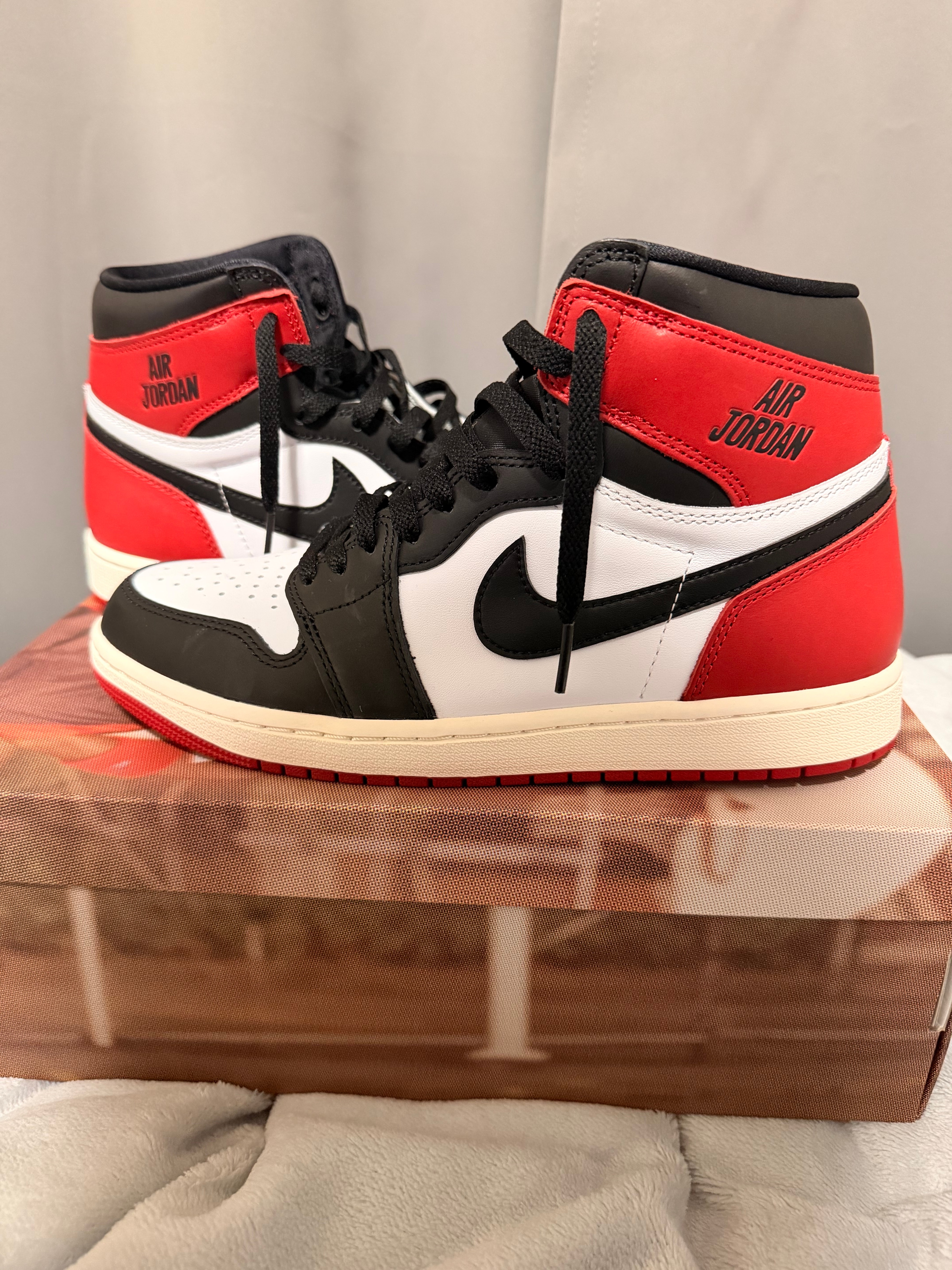 Nike Air Jordan 1 Retro High OG "Black Toe Reimagined"