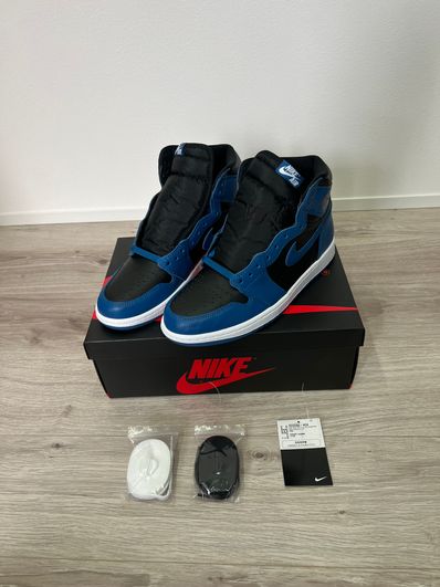 Nike Air Jordan 1 Retro High OG "Dark Marina Blue"