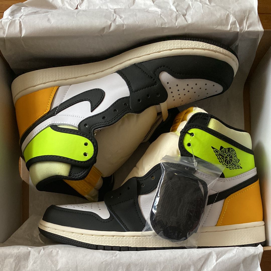 Nike Air Jordan 1 High OG "Volt Gold"