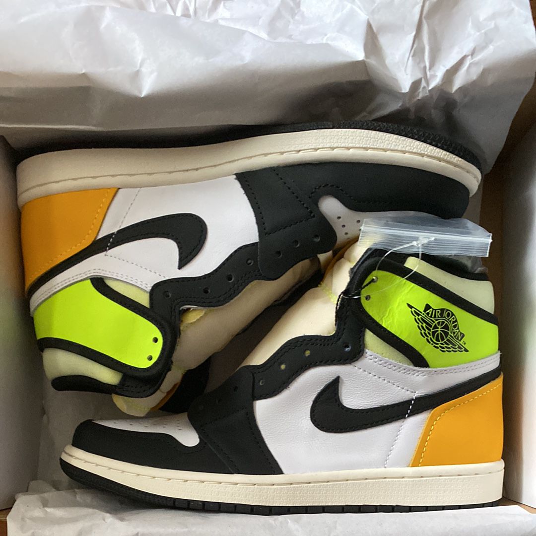 Nike Air Jordan 1 High OG "Volt Gold"