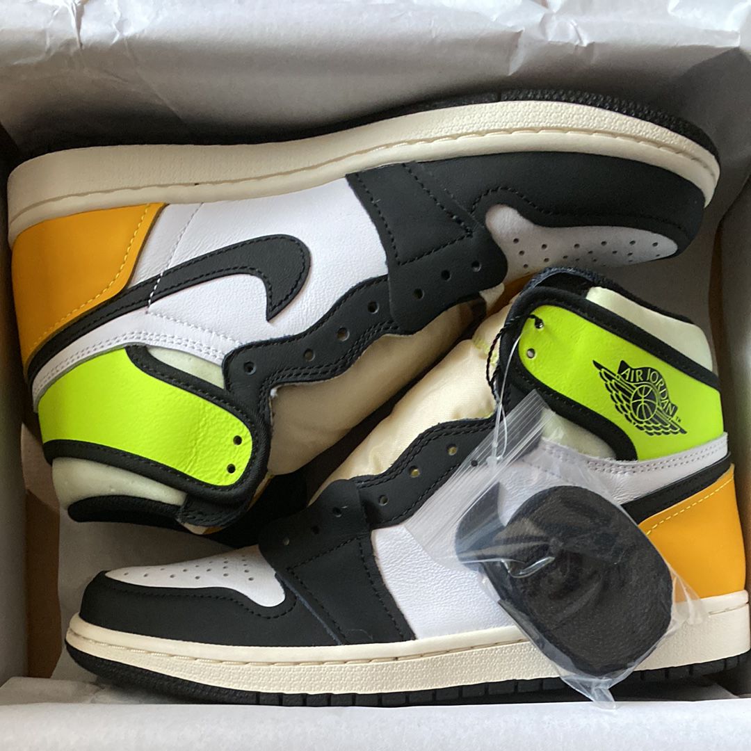 Nike Air Jordan 1 High OG "Volt Gold"