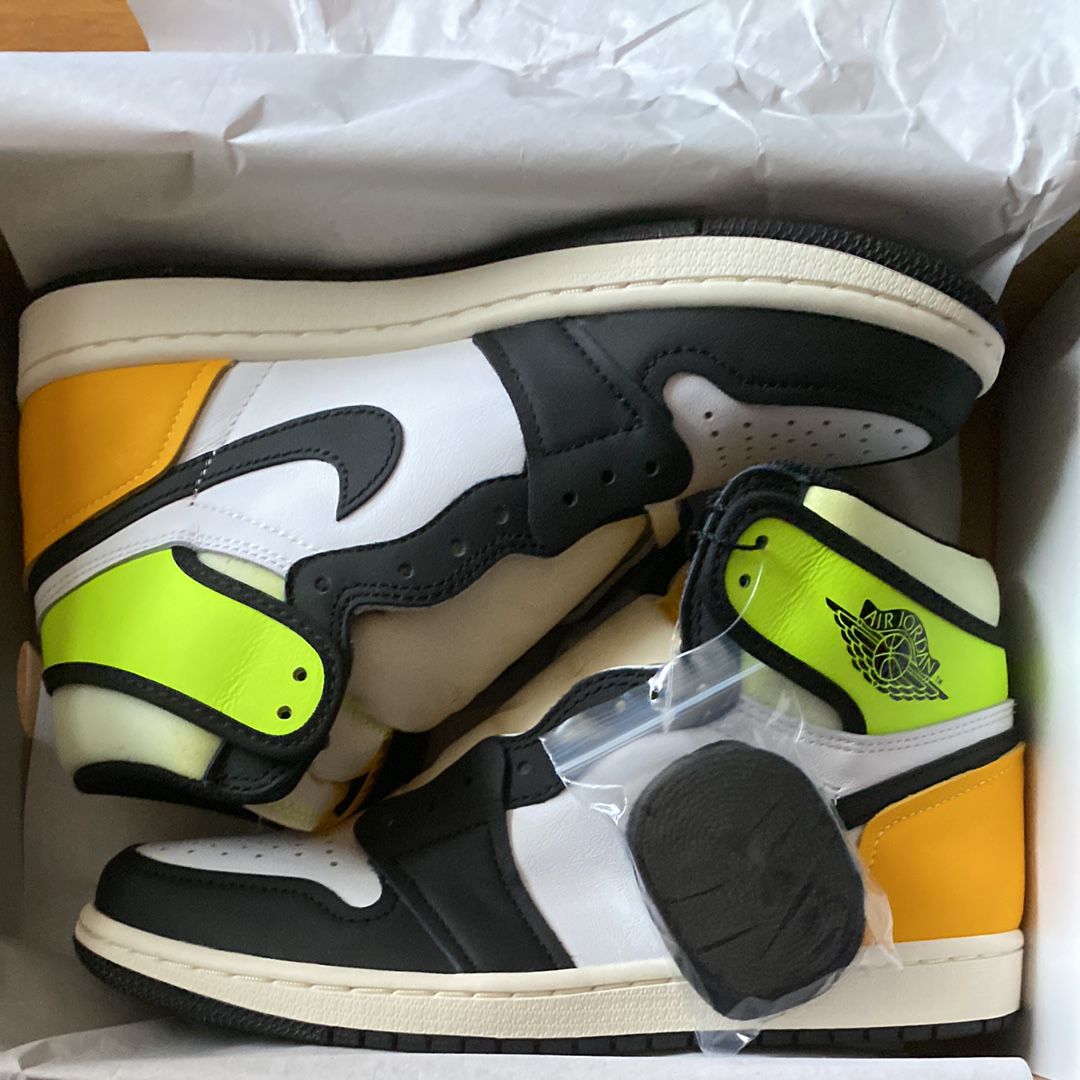 Nike Air Jordan 1 High OG "Volt Gold"