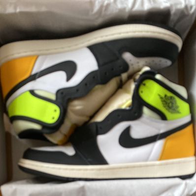 Nike Air Jordan 1 High OG "Volt Gold"