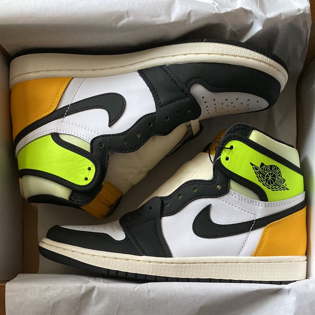 Nike Air Jordan 1 High OG "Volt Gold"