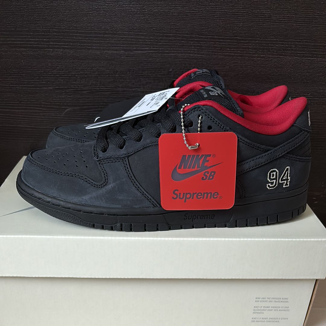 シュプリーム × ナイキ SB ダンク ロー "ブラック" (25FW Week2)
