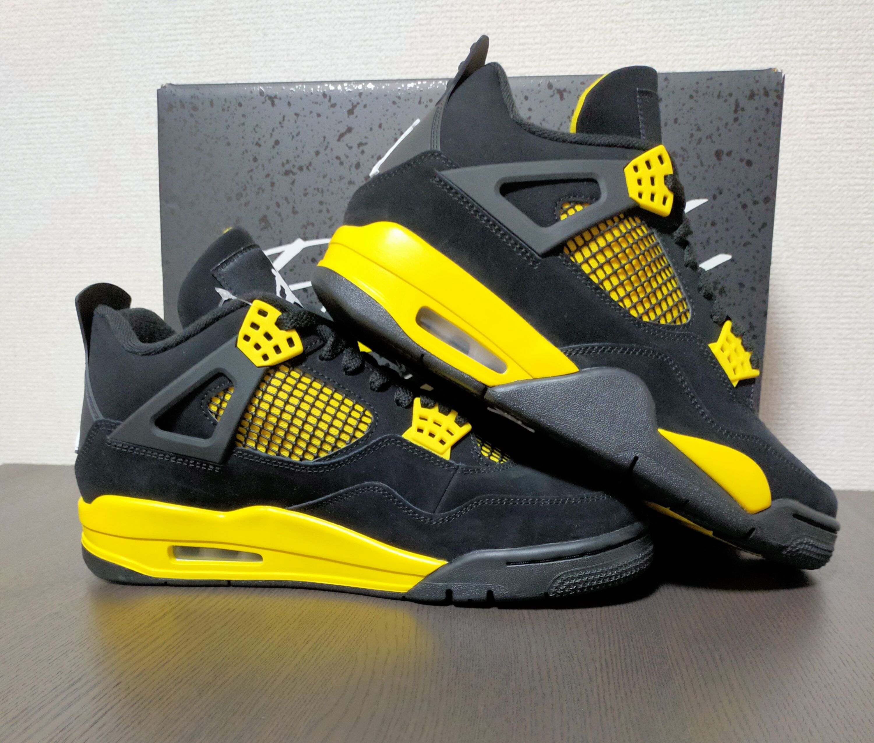 Nike Air Jordan 4 Retro "Thunder"(2023)