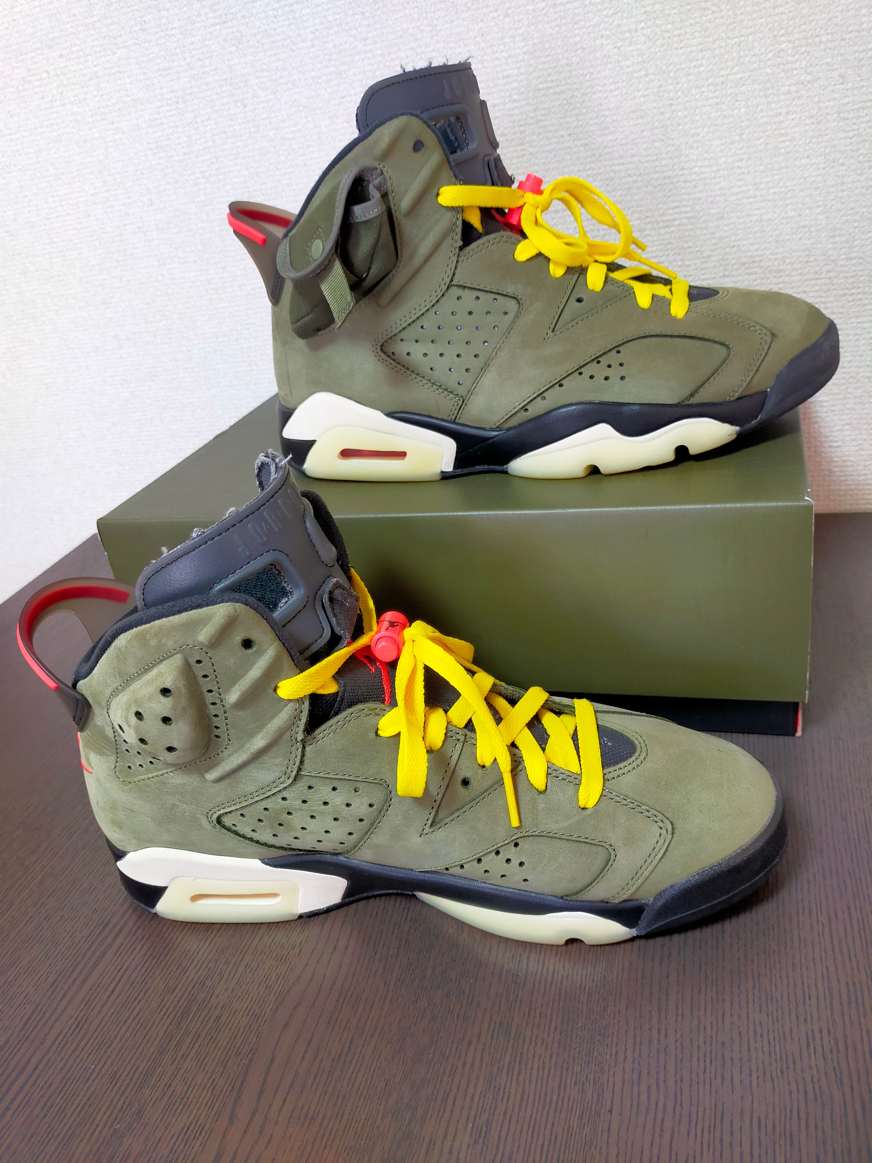 Travis Scott × Nike Air Jordan 6 Retro "Medium Olive"