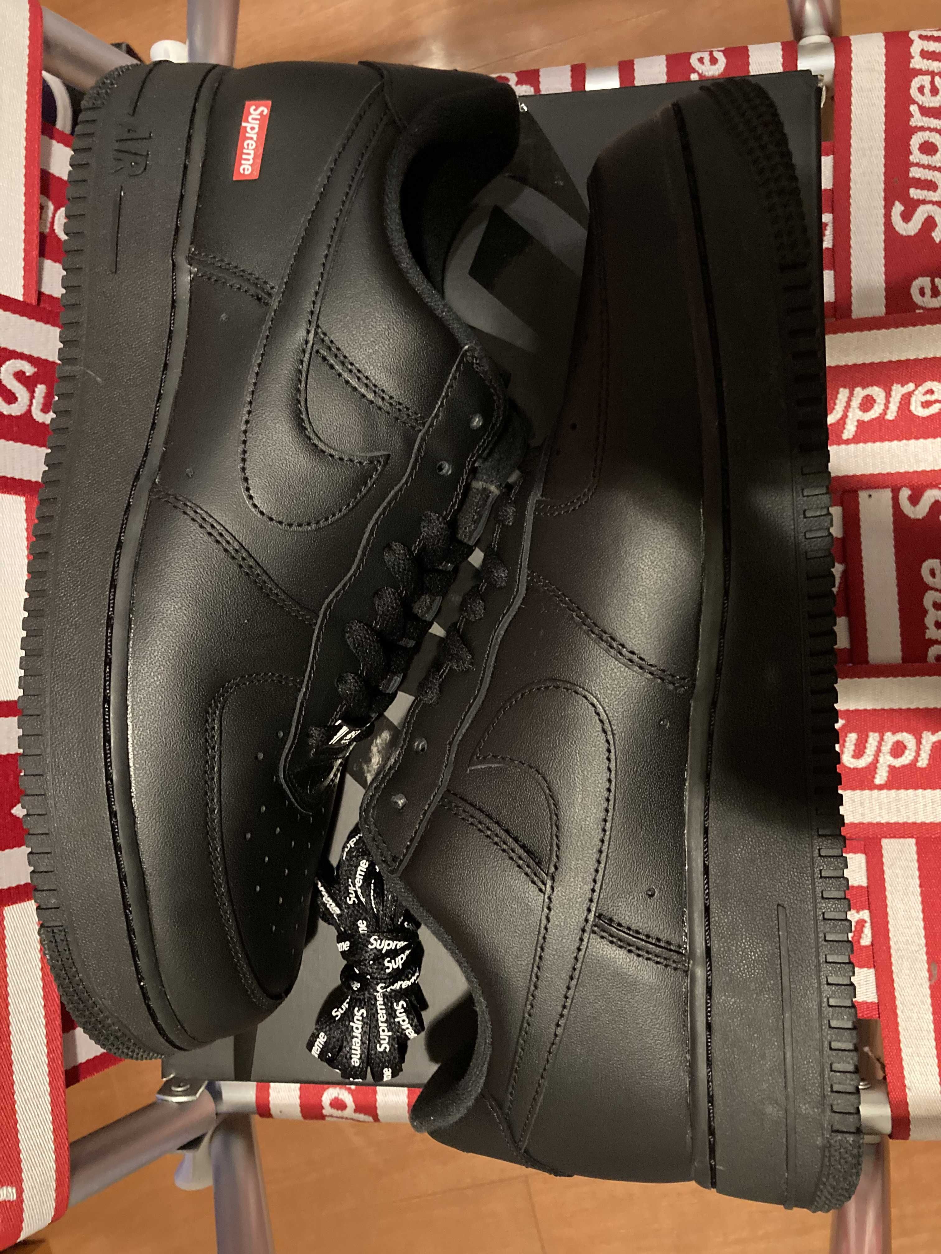 Supreme × Nike Air Force 1 Low "Black"