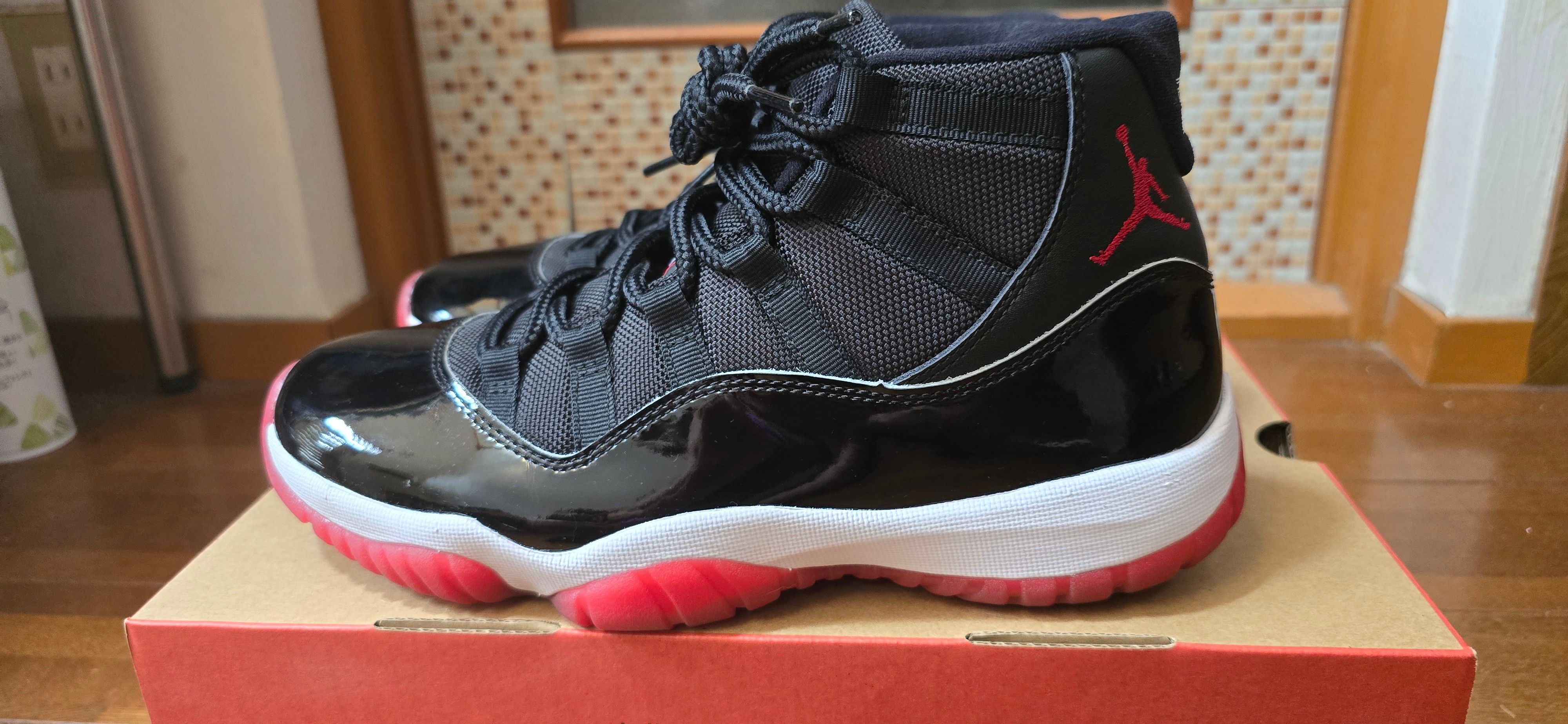 Nike Air Jordan 11 Retro "Bred"