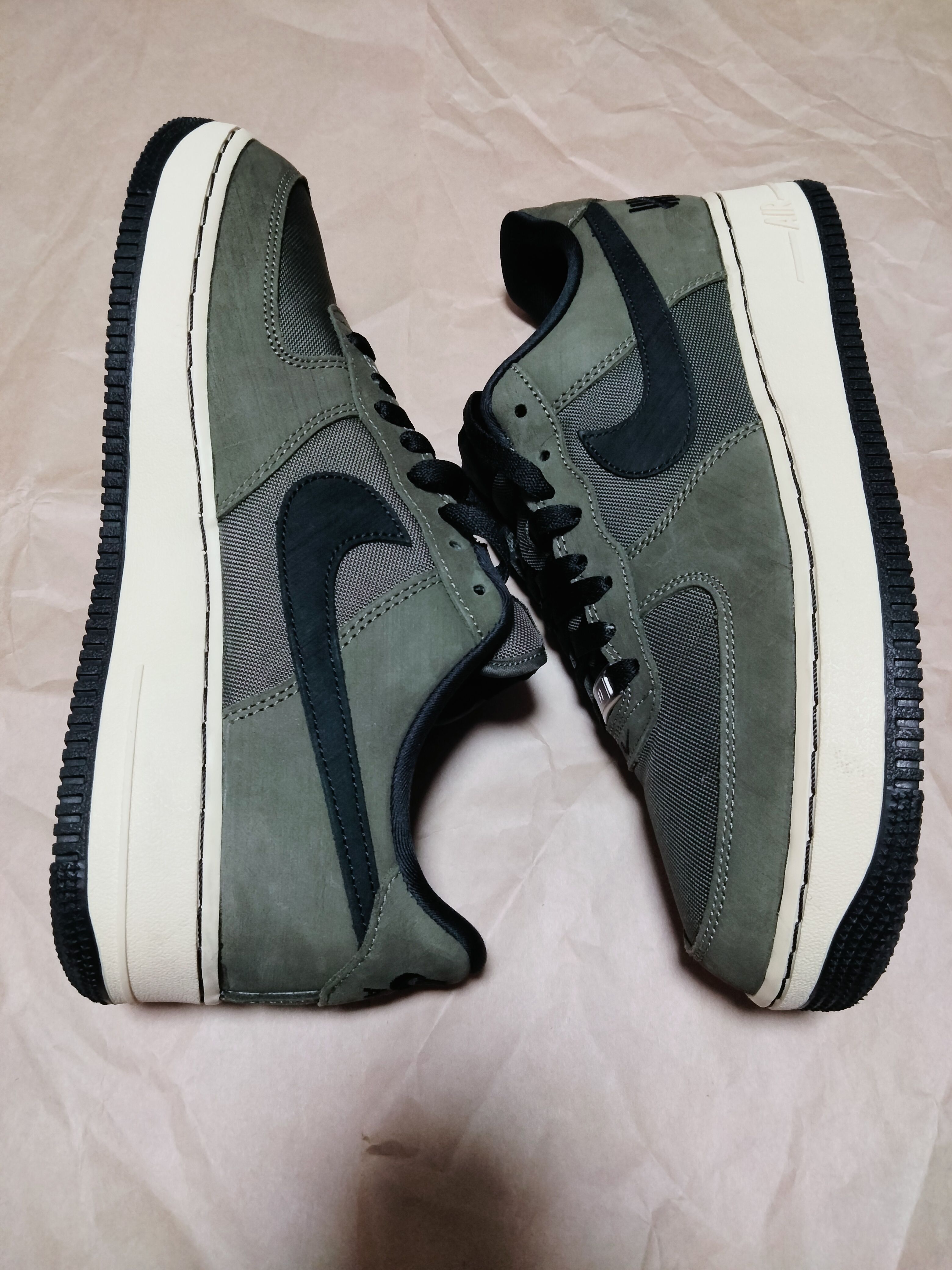 UNDEFEATED × Nike Air Force 1 Low "Olive"